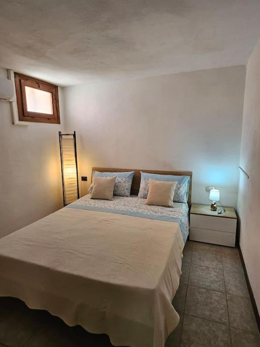 Bel Seminterrato Con Finestre Apartment